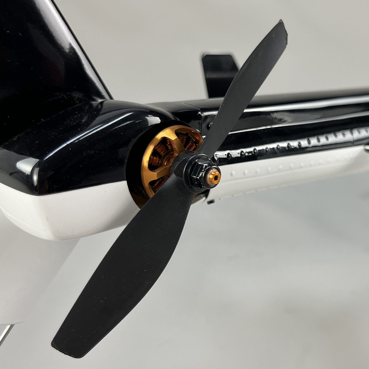 โมเดลเฮลิคอปเตอร์ขนาดเฮลิคอปเต - Rc Helicopter Nitro บทวิจารณ์และราคา